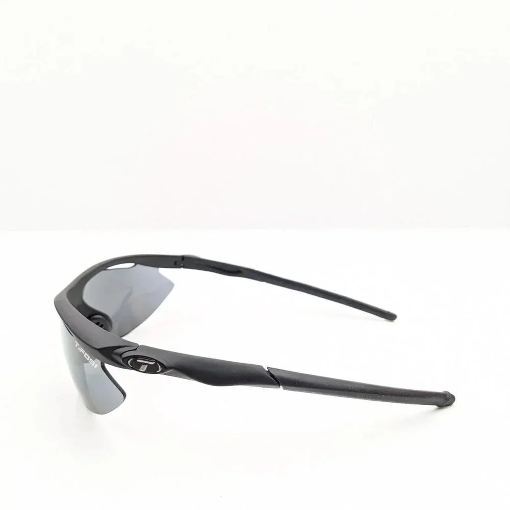 🕶️Tifosi Optics Slip Wraparound Sunglasses 137/18 133 | ALH330🕶️